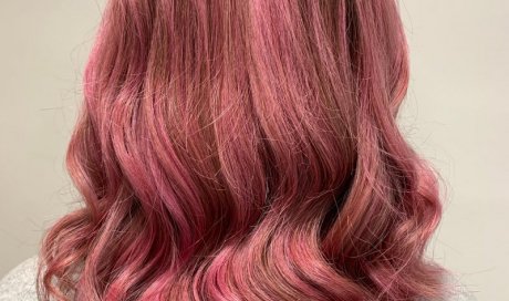 Coloration de cheveux en rose pour plus de fantaisie à Montélimar